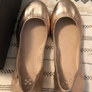 Vince Camuto Ellen Flats NEW size 6.5 rose gold